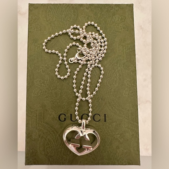 ✨ NWT Gucci Britt Heart Interlocking GG Silver Pendant - Picture 3 of 7